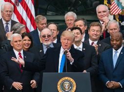 Trump aseguró que la nueva ley ayudará a la formación de nuevas empresas, los pequeños negocios serán grandes beneficiarios. EFE / J. Scalzo