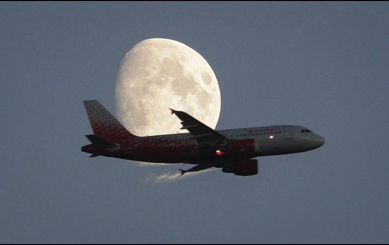 La renegociación del TLCAN no frenará la inversión y planes de las empresas aeronáuticas en el país, afirma el CEO de Airbus en México. AP/Archivo