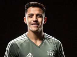 Alexis Sánchez, que ganará cerca de 570 mil euros por semana en el Manchester United, se ha convertido en el jugador mejor pagado del futbol inglés. TWITTER / @ManUtd