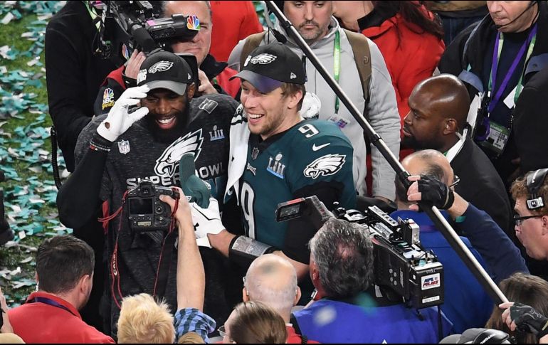 La programación en horario estelar al inicio de la temporada, y la controversia sobre los jugadores que se arrodillaron durante el himno nacional pudieron haber influido en la audiencia.  AFP/ A. Weiss
