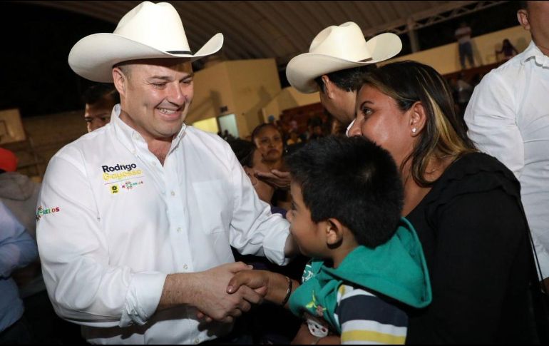 Gayosso agradeció el apoyo a los militantes perredistas y reconoció la unidad que permite al partido estar más fuerte que nunca. TWITTER/@rodrigogayossoc