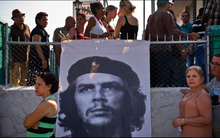 Los ciudadanos cubanos emitieron su voto en alguno de los 24 mil 470 colegios electorales de la isla. AP / R. Espinosa