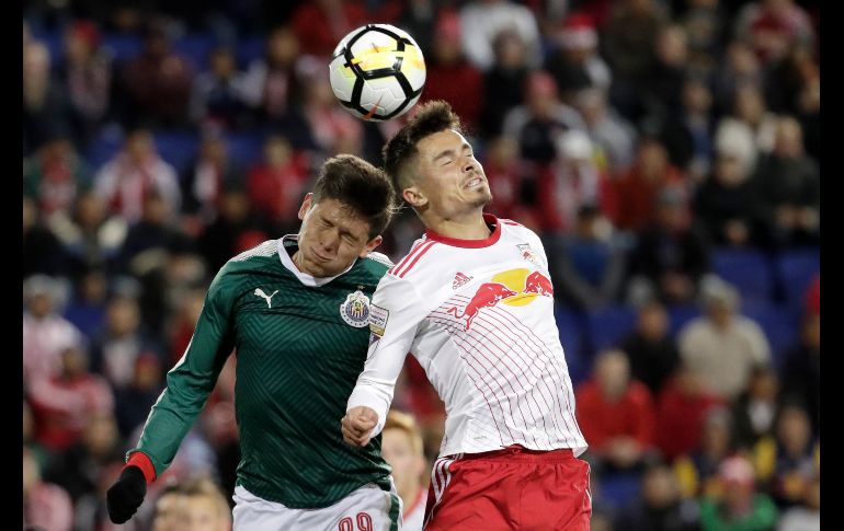 Aunque los Red Bulls dominaron prácticamente todo el juego, Chivas pudo conseguir la histórica victoria. AP / J. Cortez