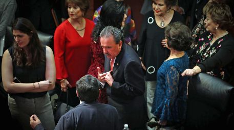 El coordinador del PRI, Emilio Gamboa, consideró que se equivocan quienes afirman que la Cámara alta no trabajó y no benefició a la población. SUN / ARCHIVO