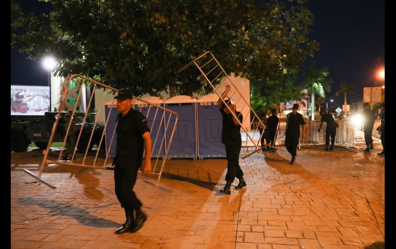 Este lunes el espacio en donde se llevará a cabo el debate fue abierto a medios de comunicación para mostrarlo. SUN/ G. Espinoza