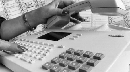 Mientras las líneas fijas disminuyen, la telefonía móvil ha reportado crecimiento en el país. EL INFORMADOR / ARCHIVO