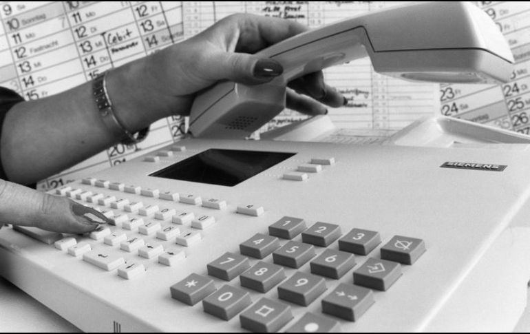 Mientras las líneas fijas disminuyen, la telefonía móvil ha reportado crecimiento en el país. EL INFORMADOR / ARCHIVO