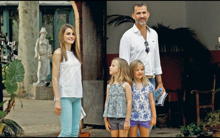 La familia real ha realizado numerosos intentos por dar una imagen de unión a pesar de los altercados. EFE