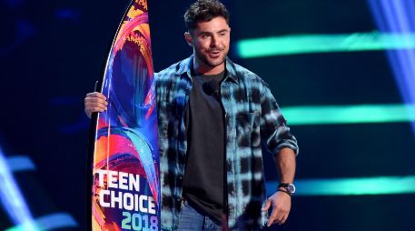 Efron agradeció a Hugh Jackman quien definió como su 