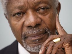 El canciller francés Jean Yves Le Drian destaca la trayectoria de Annan como secretario general de la ONU entre 1997 y 2006 y le califica de 