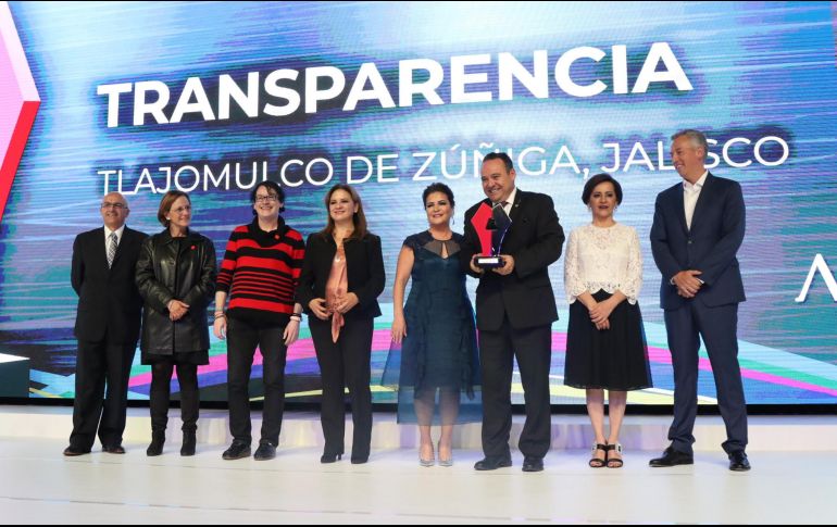 En 2016, el gobierno de Tlajomulco recibió el reconocimiento a las mejores prácticas de gobierno en medio ambiente y en 2017, el reconocimiento por las mejores finanzas del país. ESPECIAL