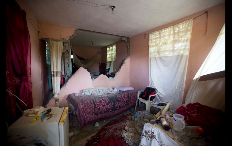 Una pared cayó sobre la cama de esta vivienda en Gros Morne.