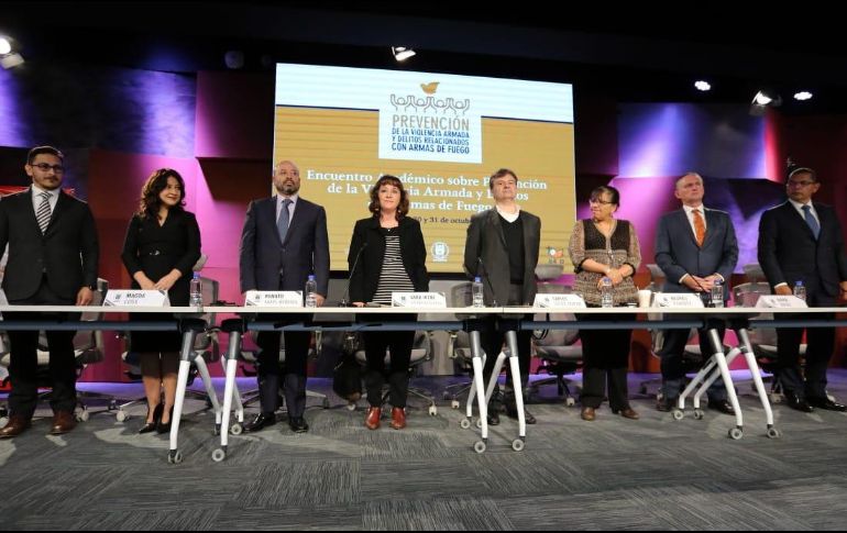 El uso de armas de fuego no es exclusivo de la delincuencia organizada, señaló la subprocuradora de Derechos Humanos, Prevención al Delito y Servicios a la Comunidad de la PGR. TWITTER / @PGR_mx