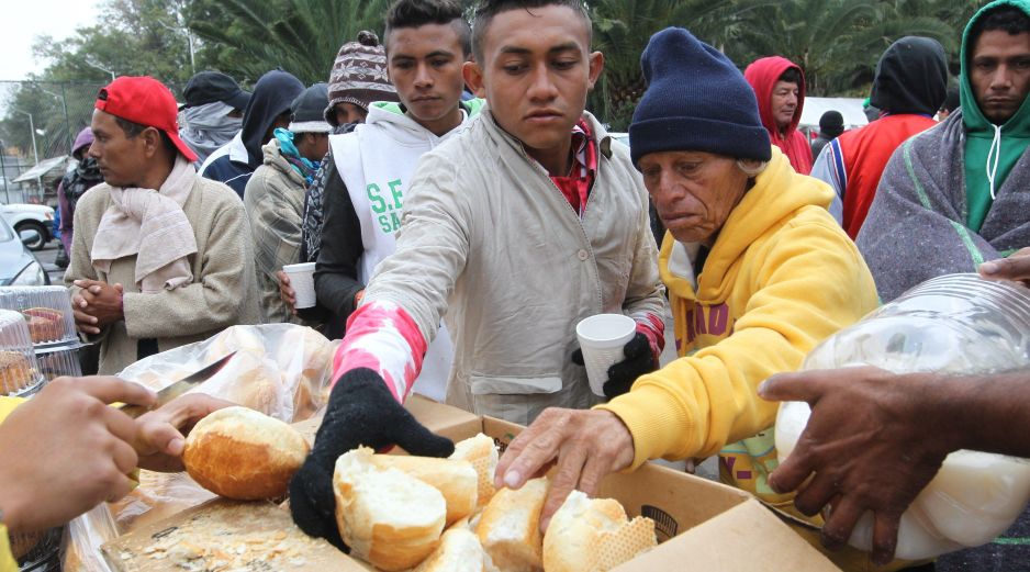 La STPS y el CCE pusieron a disposición de trabajadores nacionales y para la caravana migrante entre siete mil y 10 mil empleos, siempre y cuando los migrantes regularicen su situación legal en el país. EFE/ M. Guzmán