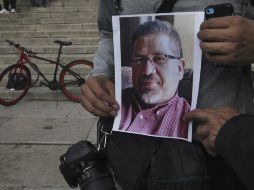 La PGR señala que continuará con el trámite del proceso penal en contra del probable responsable y de otra persona vinculada a proceso por los mismos hechos. AP / ARCHIVO