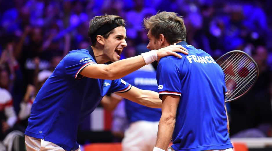 La pareja francesa venció este sábado a Mate Pavic e Ivan Dodig por 6-4, 6-4, 3-6, 7-6 (7/3), después de más tres horas y media de partido en Lille. AFP / P. Huguen