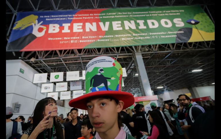 La edición 32 de la Feria Internacional del Libro arrancó con un constante flujo de visitantes interesados en aprovechar los nueve días del encuentro literario. EL INFORMADOR / F. Atilano