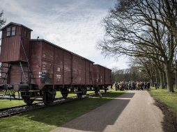 La mayoría de las víctimas, capturadas en redadas en las ciudades, fueron transportadas en tren a campos en Holanda y de allí a los campos de exterminio en trenes alemanes. EFE/ S. Veenstra