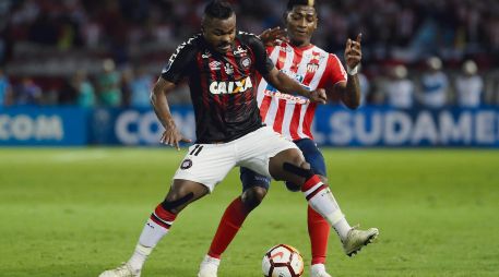 Junior y Atlético Paranaense definirán el título en Brasil. EFE