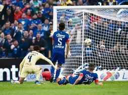 Edson, quien estaba en duda por estar lastimado, encaminó a las Águilas al título con un gol de buena hechura, al minuto 50. AFP