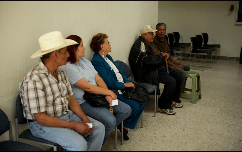 El titular del ISSSTE aseguró que las pensiones para los más de 1.2 millones de adultos mayores pensionados y jubilados están garantizadas. EL INFORMADOR/ ARCHIVO
