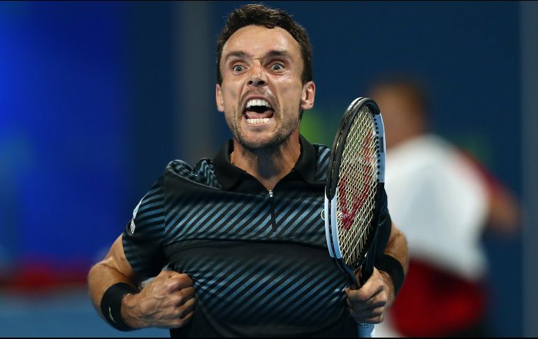 Bautista, que perdió su primer set este viernes, se jugará el título contra el checo Tomas Berdych o el italiano Marco Cecchinato, que se enfrentan en la otra semifinal. AFP / K. Jaafar