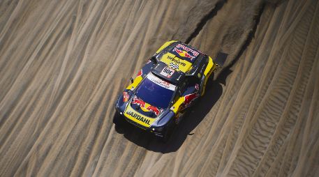 Sebastien Loeb es segundo de la general en el Rally Dakar; ha ganado tres etapas. AFP / F. Fife