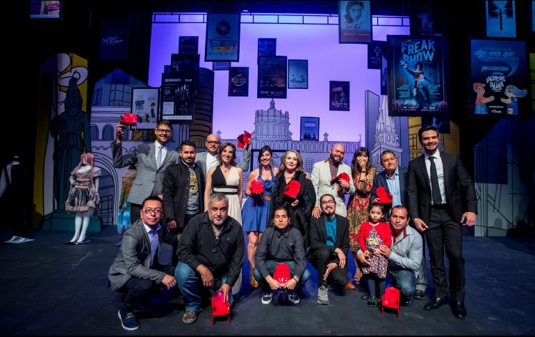 Mónica Huarte y Andrés Zuno fueron los anfitriones del evento, quienes animaron la velada con anécdotas. ESPECIAL/Conjunto de Artes Escénicas