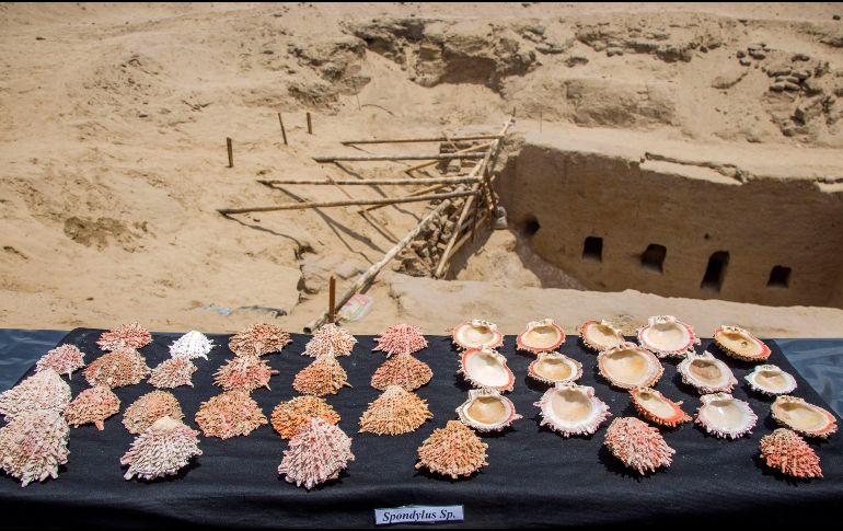 A pesar de los saqueos, los arqueólogos recuperaron algunos objetos, como vasijas y aríbalos. EFE/Ministerio de Cultura del Perú