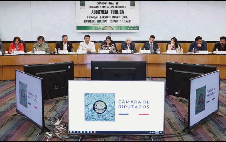 Diputados y la Secretaría de Educación discuten la permanencia del INEE. EL UNIVERSAL