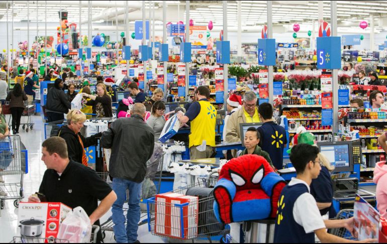 Los trabajadores de Walmart desistieron del emplazamiento a huelga en las 132 tiendas, previsto para el próximo 20 de marzo. AP/Archivo