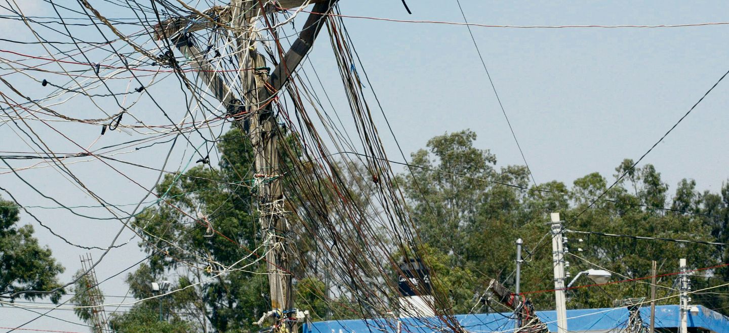 El año pasado, la CFE perdió 25 mil 700 millones por el robo de electricidad en el país (Colonia Lomas de Santa María). EL INFORMADOR