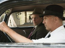 La historia está basada en hechos reales y es estelarizada por Kevin Costner como “Frank Hamer” y Woody Harrelson como “Maney Gault”, quienes se dieron a la tarea de atrapar a Bonnie y Clyde. CORTESÍA