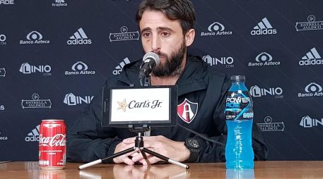 El defensa no ha tenido la mejor de las suertes en México, pues desde su arribo ha padecido lesiones, pasado por el quirófano y cometido errores que costaron caro en partidos determinantes. EL INFORMADOR / D. Reos