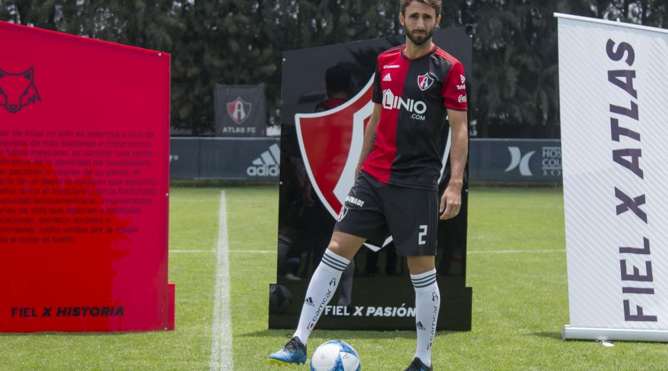 El milagrito resultó fallido. El defensa llegó a los rojinegros procedente del Sevilla de España, pero su estancia en el Atlas fue mera anécdota. MEXSPORT / ARCHIVO