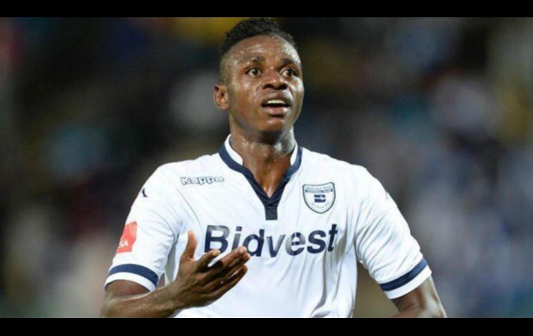 El centrocampista ya había sufrido problemas cardíacos. A finales de 2018 su contrato con el club sudafricano, Real Kings, fue roto debido a su estado de salud. TWITTER / @NGSuperEagles