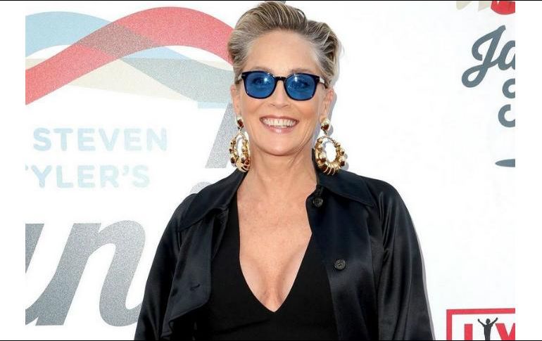 Stone recibió halagadores comentarios por la sesión de sensuales fotografías. INSTAGRAM / sharonstone