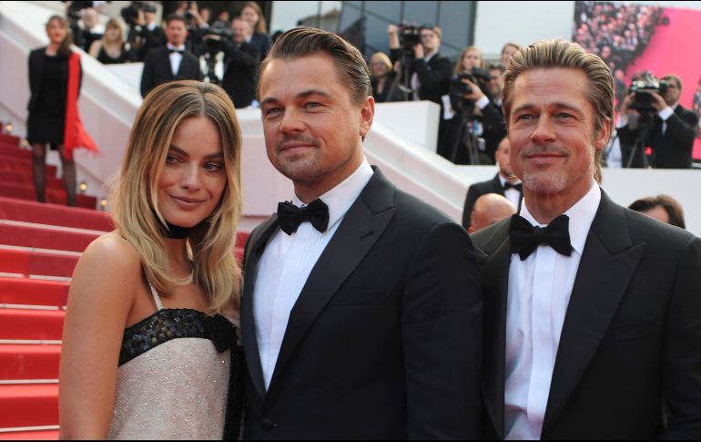 El filme es protagonizada por DiCaprio, Brad Pitt, Margot Robbie, Bruce Dem, Al Pacino, Dakota Fanning, Damian Lewis y el recién fallecido Luke Perry. AP / P. Gliannakouris