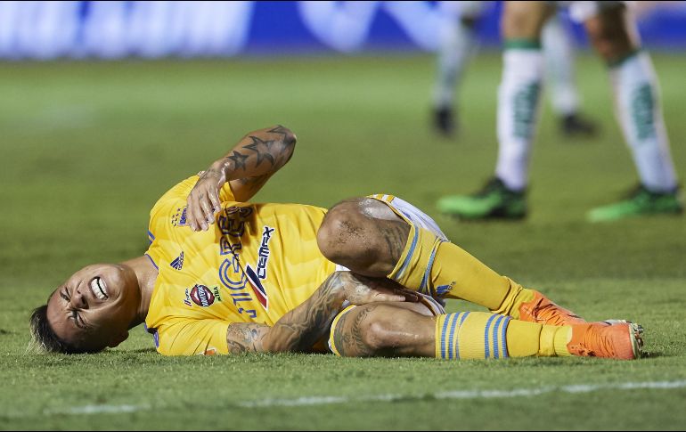 El chileno Vargas disputó un balón con Joel Campbell de León, pero al hacer el esfuerzo de la cobertura del esférico, Edu se lesionó, por lo que fue sustituido por Enner Valencia. MEXSPORT / J. Martínez