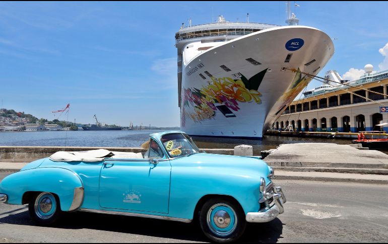 Cruceros, veleros, barcos de pesca y otros aviones y embarcaciones similares en general tendrán restricciones para viajar a Cuba.  EFE / E. Mastrascusa