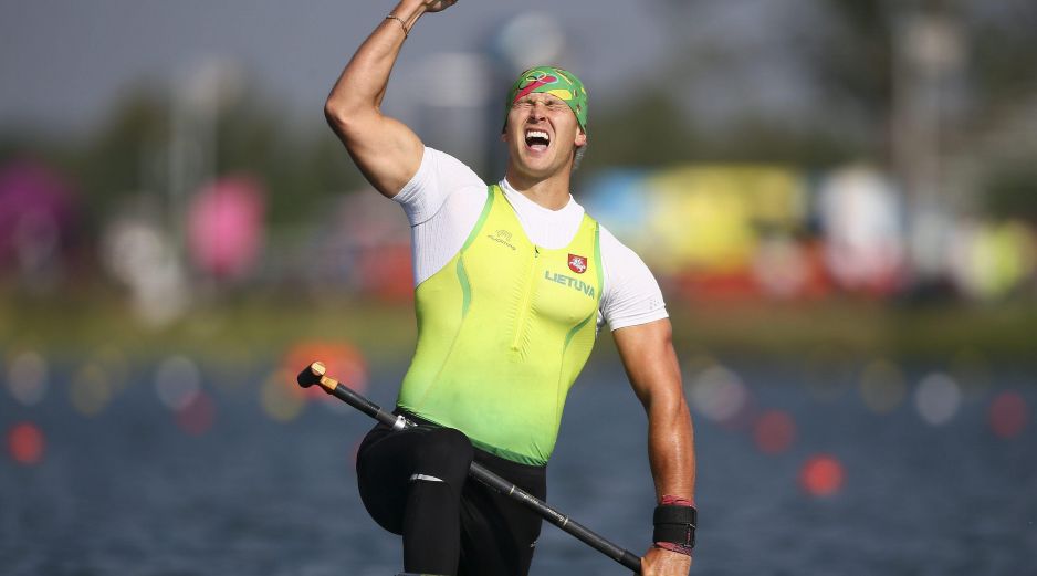 Debido a la descalificación, la medalla de plata de Shuklin, así como la de bronce, serán reasignadas. EFE / ARCHIVO