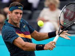 El argentino se lastimó la rótula derecha el miércoles durante su partido ante el canadiense Denis Shapovalov. EFE / W. Oliver