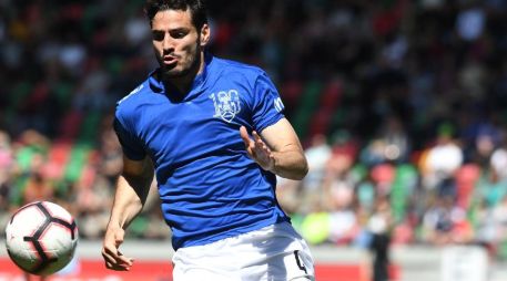 Para ''Pato'', el zaguero deberá mostrar la experiencia adquirida en el futbol europeo, luego de haber jugado dos temporadas en el Freirense de la Liga de Portugal. TWITTER / @pollobv