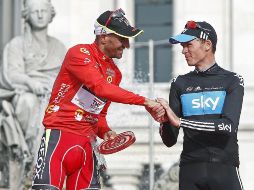 Froome (D), que terminó segundo hace ocho años, queda como el primer británico en ganar una de las tres grandes carreras por etapas. EFE / ARCHIVO