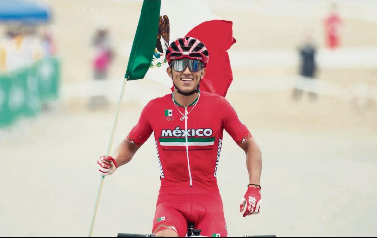 José Ulloa sorprendió en Lima al batir al favorito y darle a México el título panamericano en ciclismo de montaña. EFE / O. Barría