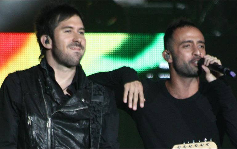 Domm (d) indica que la ayahuasca le hizo cambiar en su forma de pensar, de componer, su compromiso con la música. INSTAGRAM / @CamilaMX