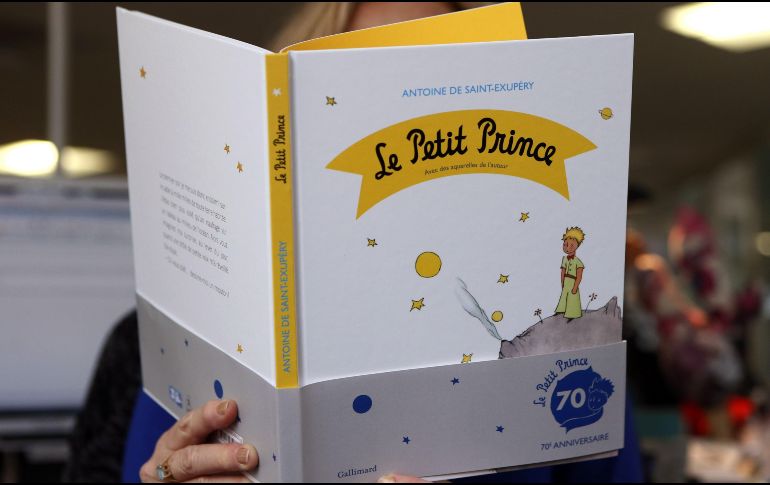 El Principito, escrito por Antoine de Saint-Exupéry durante la guerra e ilustrado con sus propias acuarelas, fue publicado en 1943 en Nueva York, y después en 1946 en Francia. AFP/ARCHIVO