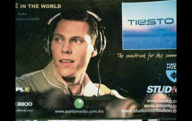 Guadalajara ha ido siempre a la cabeza de muchísimos movimientos, el que no hayan perdurado no tiene importancia. Lo realmente interesante es que aquí han arrancado toda clase de artistas. Razón más que suficiente para que TIESTO, considerado el mejor Disc Jockey del mundo, viniese por vez primera hace unos 10 años. Una fiesta-concierto en el FORO ALTERNO con una juventud bailando hasta el cansancio... La producción sensacional y no menos de 5 mil asistentes. CORTESÍA / F. Partida