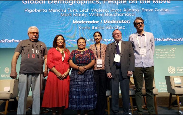 Rigoberta MenchÚ, Lech Walesa, Joyce Ajlouny, Steve Goose, Mark Manly y Wided Bouchamaoui durante la Cumbre Mundial de los Premios Nobel de Paz. SUN