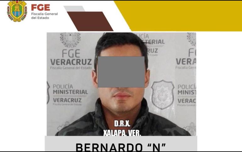 Bernardo Segura Molina fue detenido por su presunta responsabilidad en los delitos de ejercicio indebido del servicio público y abuso de autoridad. ESPECIAL/ Fiscalía de Veracruz